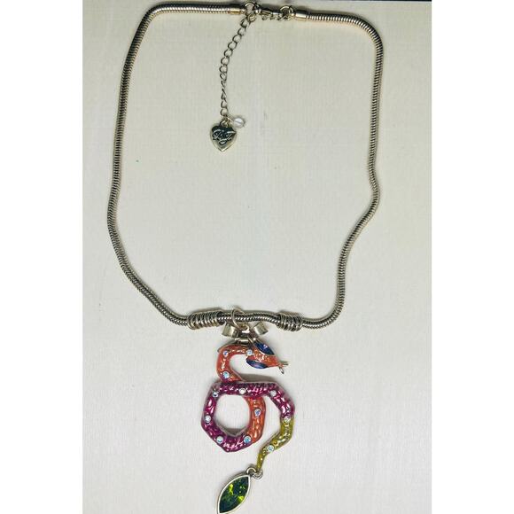 Betsy Johnson necklace, betsy Johnson jewelry - Picture 3 of 3